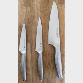 KUN 1 N 60% Avslag.Kniv sett 3 kniver: Kokkekniv 20cm, Forbrukskniv 15 cm og Grnnsakskniv 11cm.